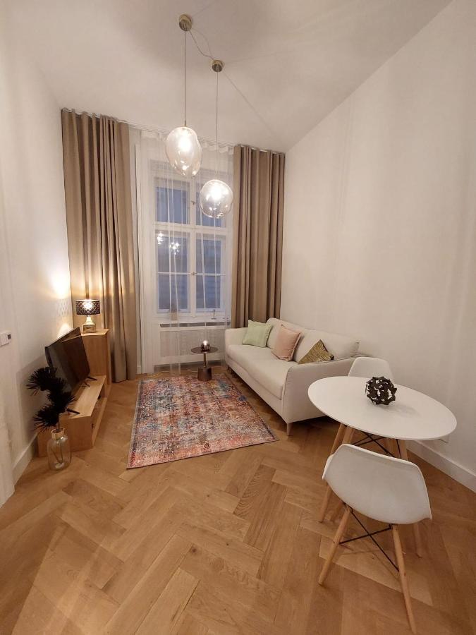 Luxury Apartment In The Centre Prag Exteriör bild